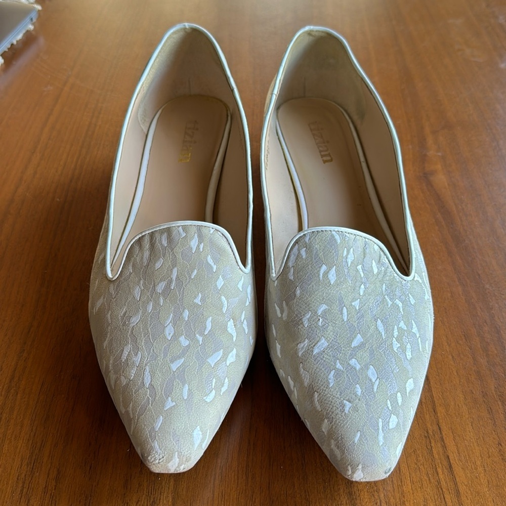 Women flats